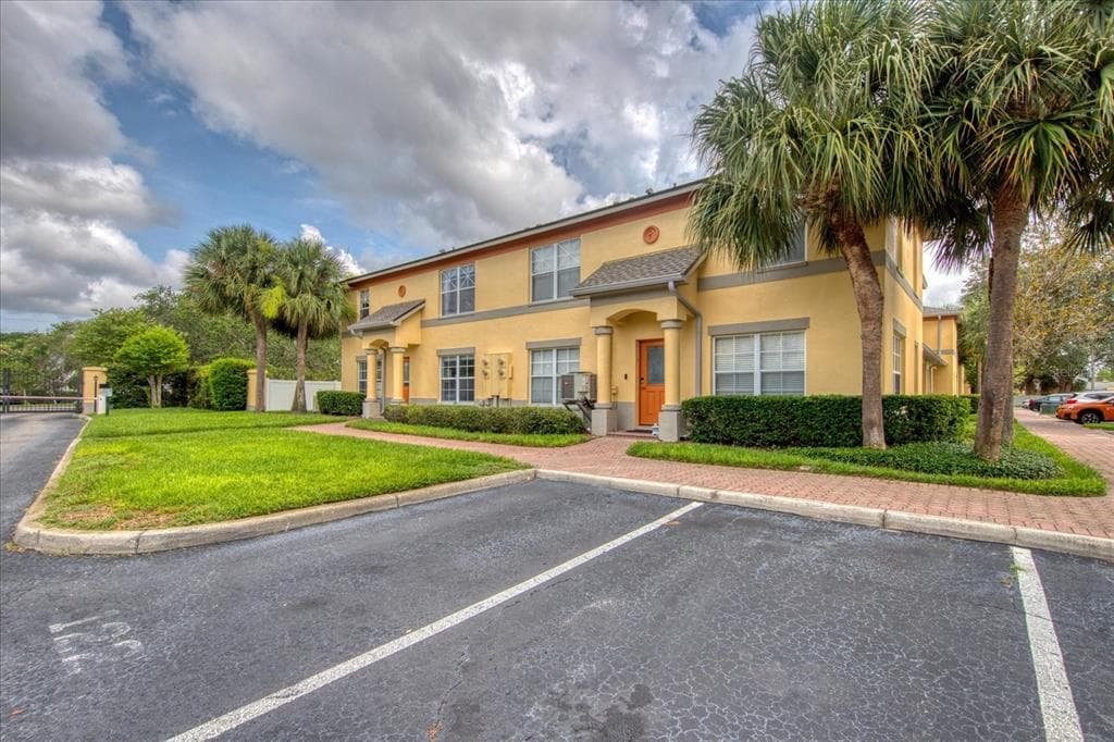 3877 MARINER DRIVE ST PETERSBURG, FL 33705