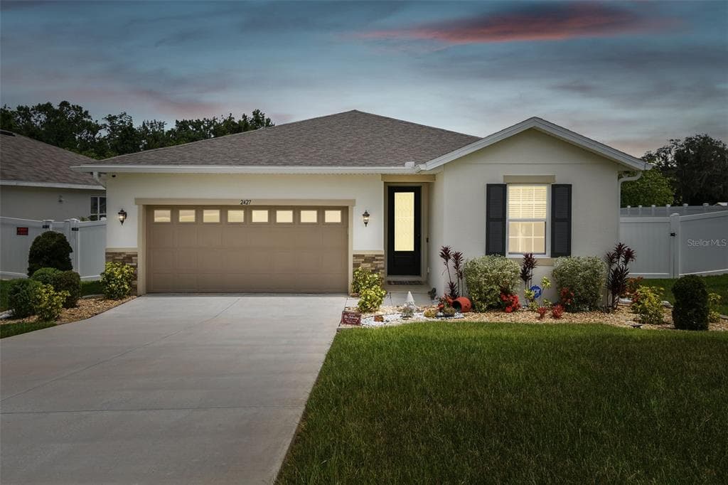 2427 SPRING BREEZE DRIVE LEESBURG, FL 34748