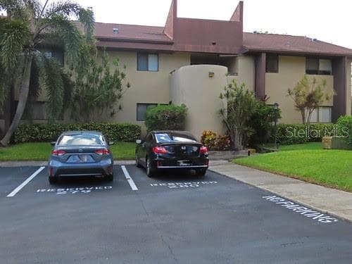 880 S VILLAGE DRIVE UNIT 105 ST PETERSBURG, FL 33716