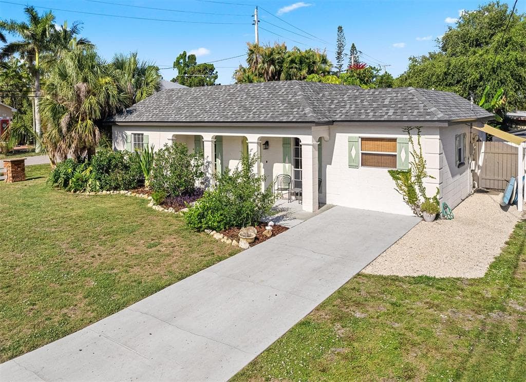 416 TRACY CIRCLE NOKOMIS, FL 34275