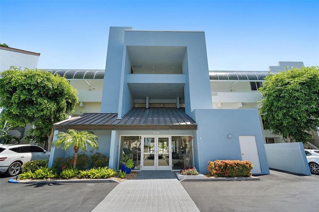 5151 ISLA KEY BOULEVARD S UNIT 124