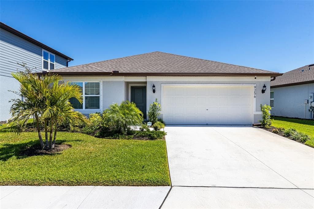 9256 ROYAL RIVER CIRCLE PARRISH, FL 34219