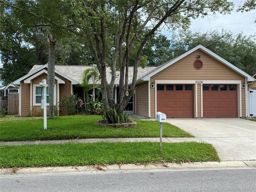 5036 ROANOKE DRIVE