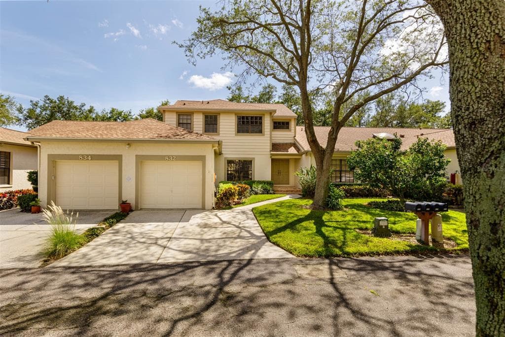 832 GLADES COURT NE ST PETERSBURG, FL 33702
