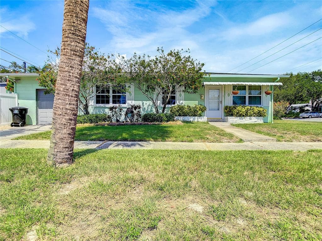 2201 81ST STREET N ST PETERSBURG, FL 33710