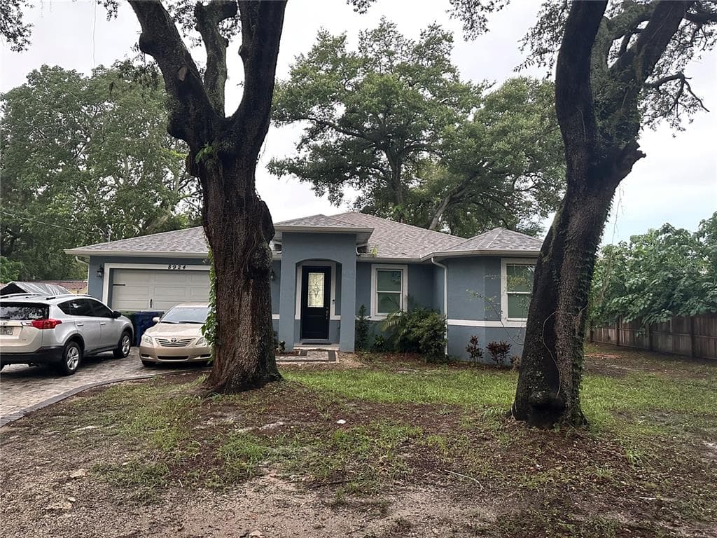 8924 N HIGHLAND AVENUE TAMPA, FL 33604