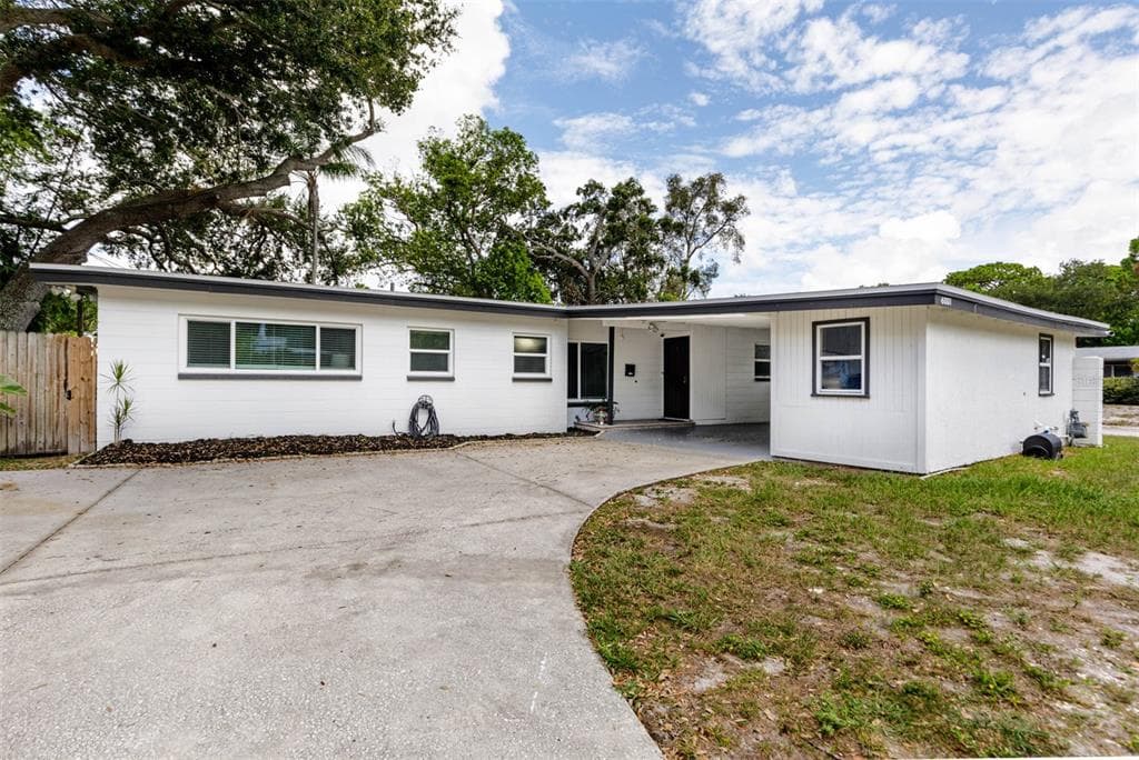 6001 8TH STREET S ST PETERSBURG, FL 33705