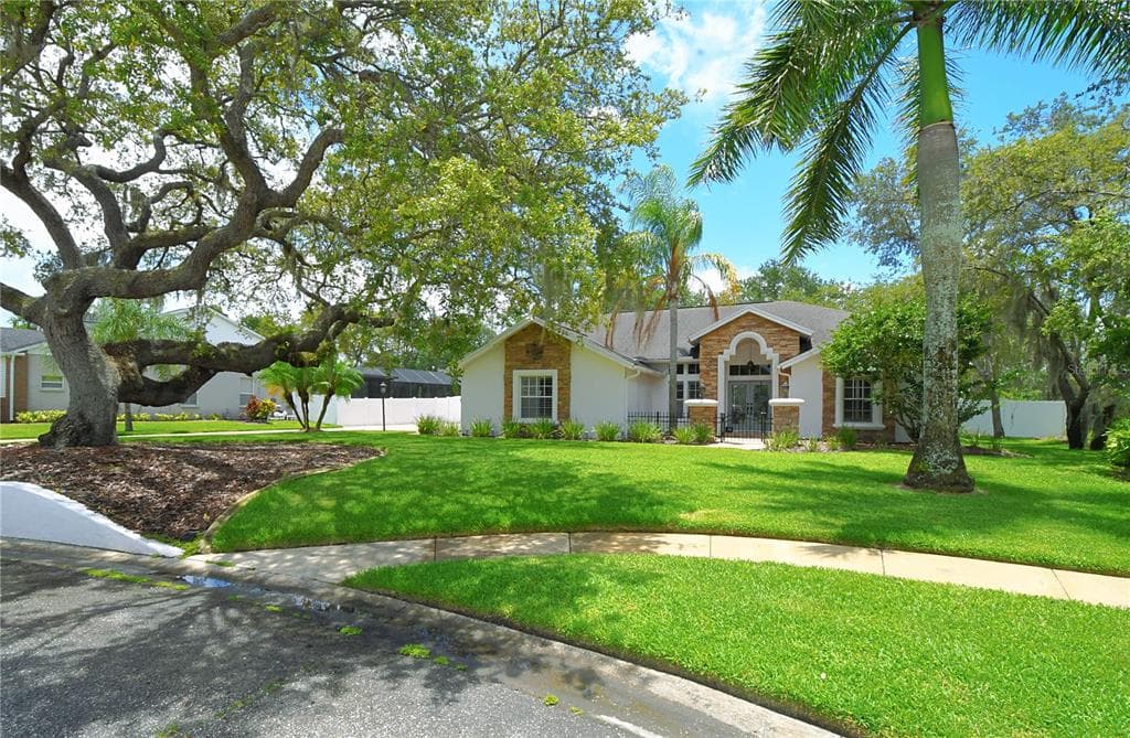 8803 CROSSWOOD COURT RIVERVIEW, FL 33578