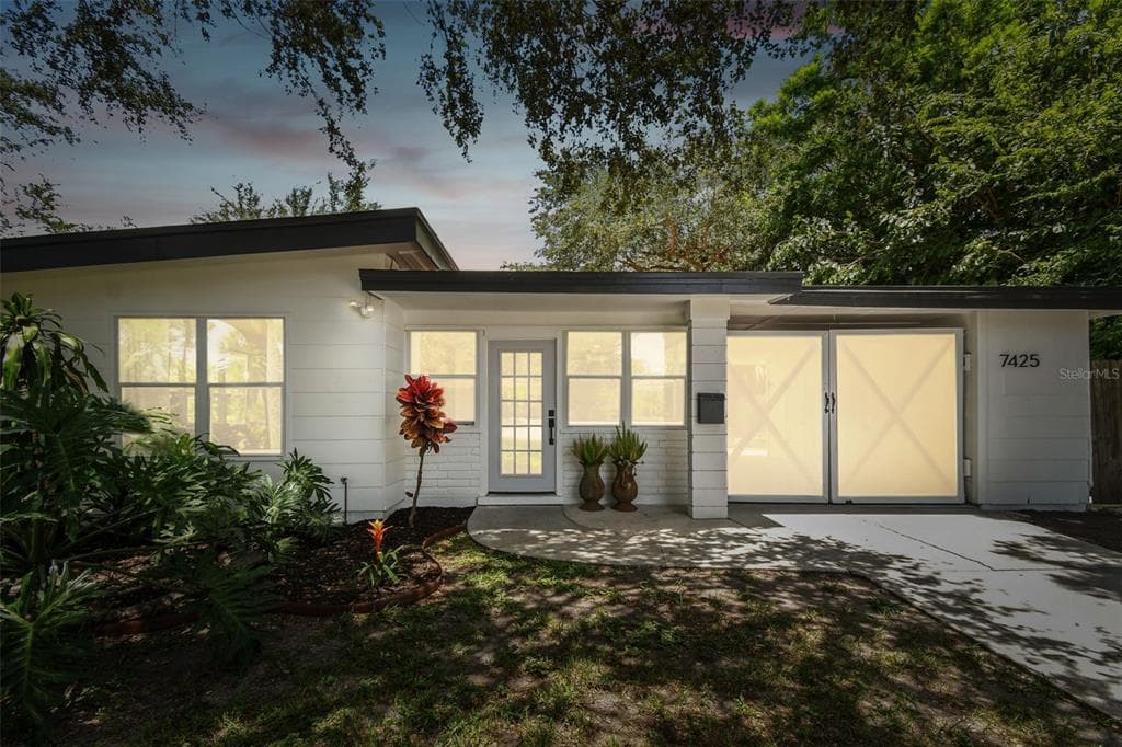 7425 10TH AVENUE N ST PETERSBURG, FL 33710