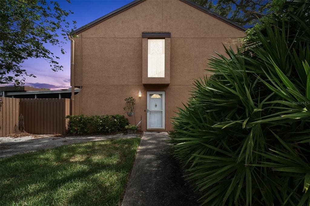 1809 CLEARBROOKE DRIVE CLEARWATER, FL 33760