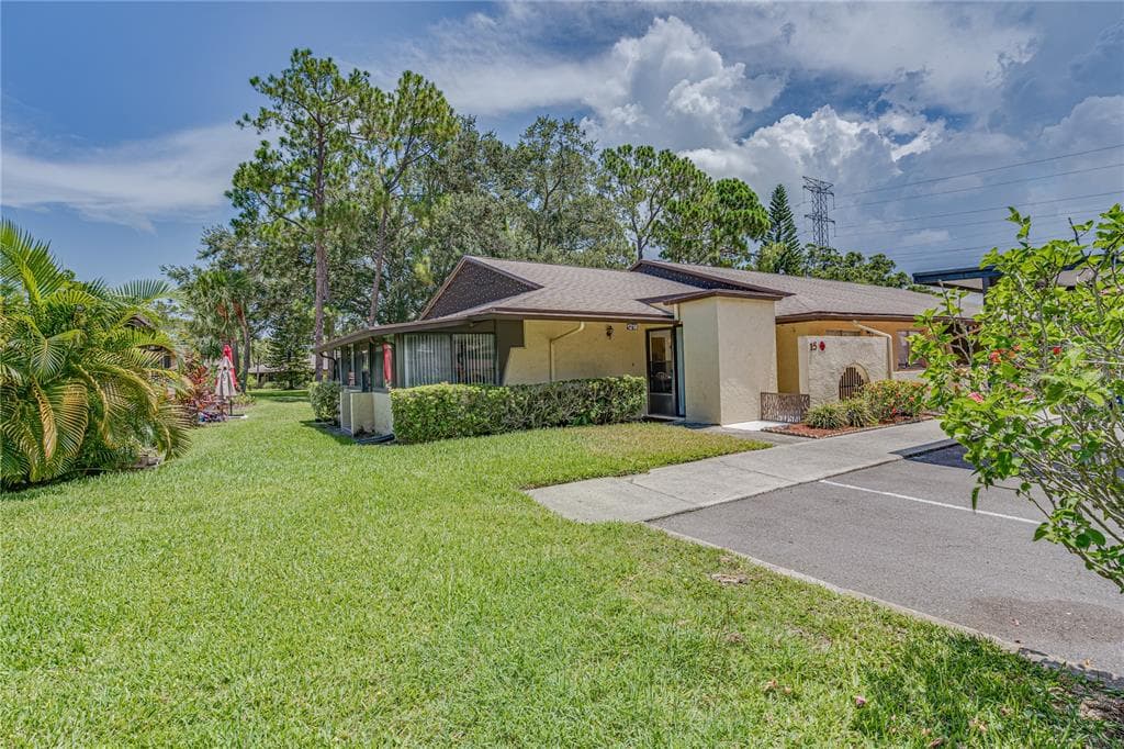 1218 13TH CIRCLE SE UNIT 1218 LARGO, FL 33771