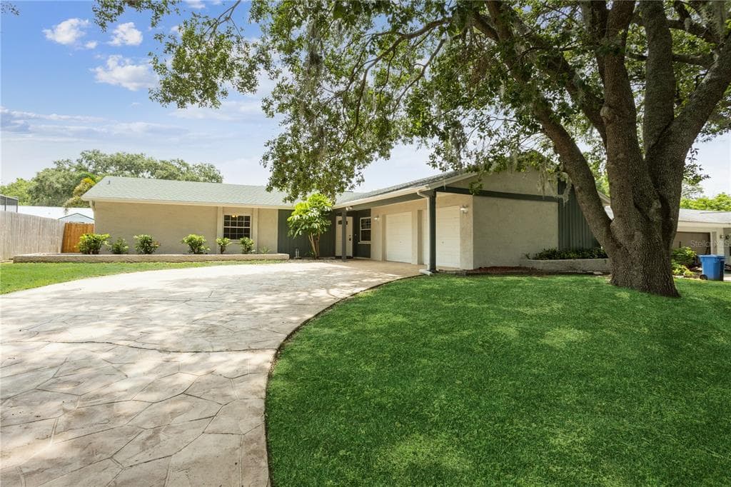 609 HILLPOINT WAY BRANDON, FL 33510