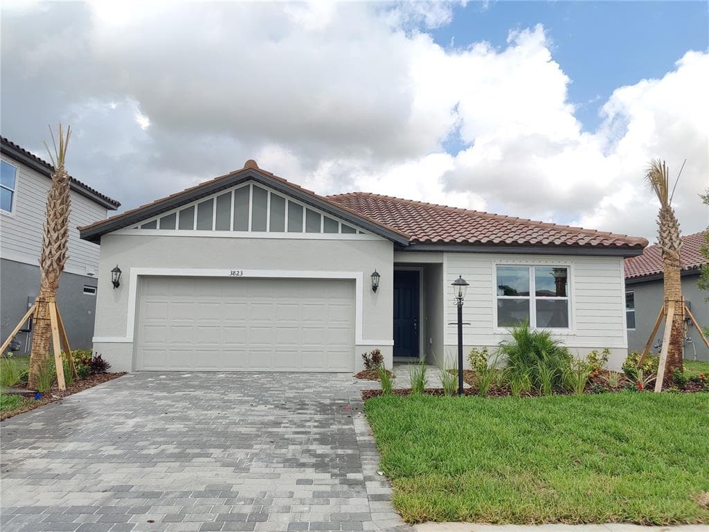 3823 SAVANNA PALMS CENTER