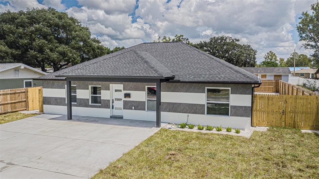 8503 WOODLAKE DRIVE TAMPA, FL 33615