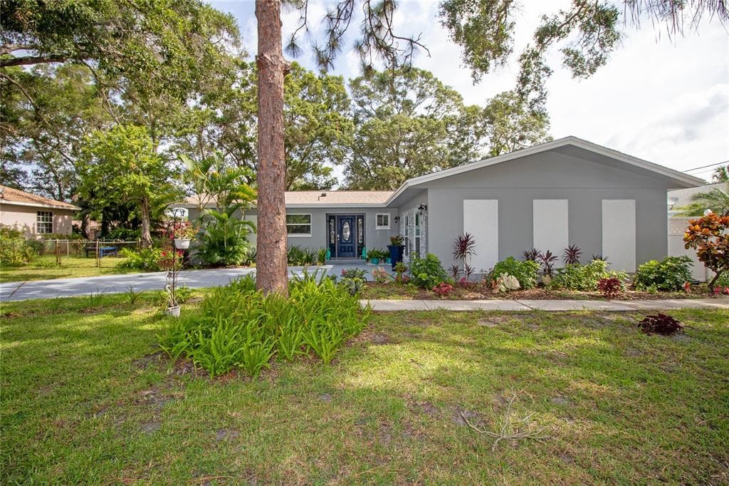 5951 98TH AVENUE N PINELLAS PARK, FL 33782