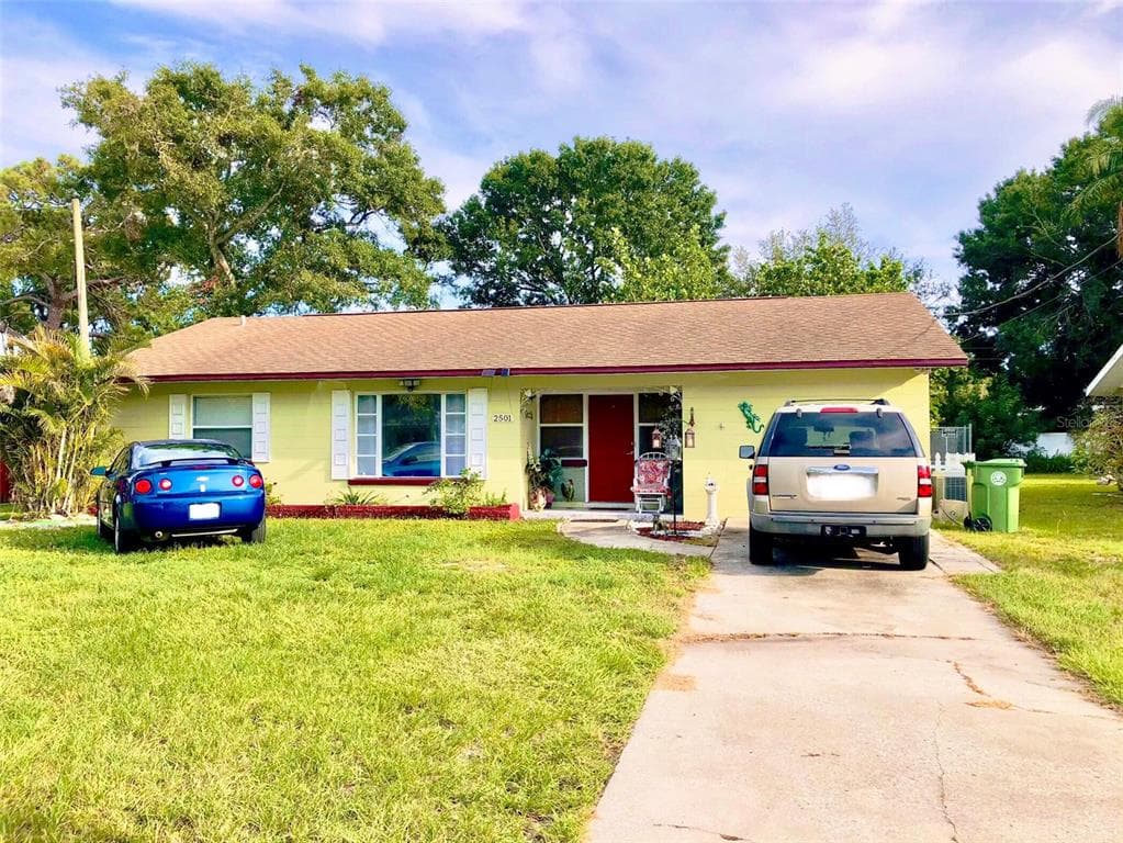2501 20TH AVENUE W BRADENTON, FL 34205