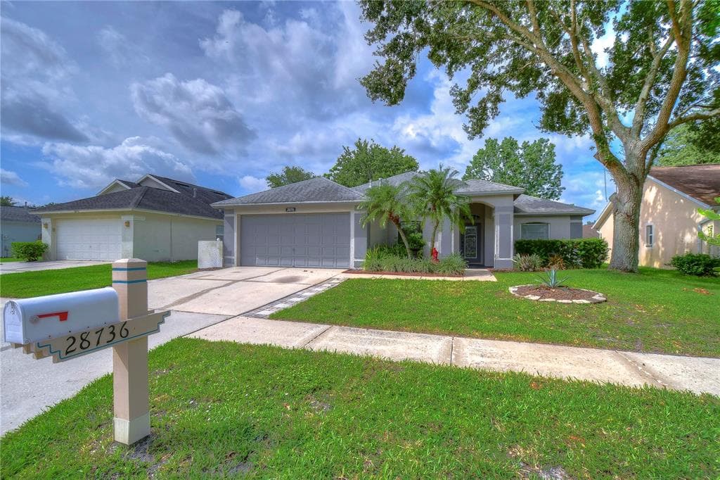 28736 MIDNIGHT STAR LOOP WESLEY CHAPEL, FL 33543