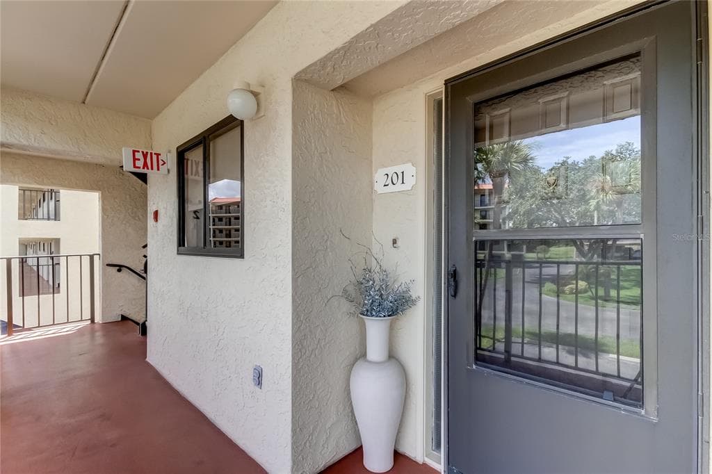 9490 HARBOR GREENS WAY UNIT 201 SEMINOLE, FL 33776