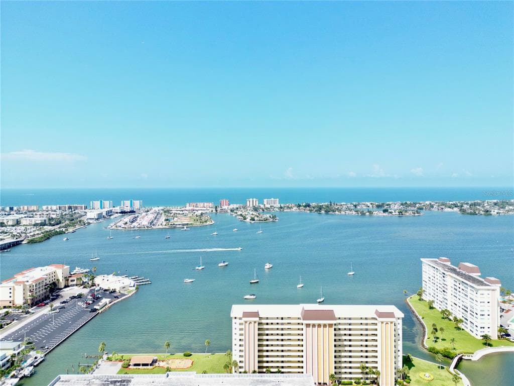4550 COVE CIRCLE UNIT 903 ST PETERSBURG, FL 33708