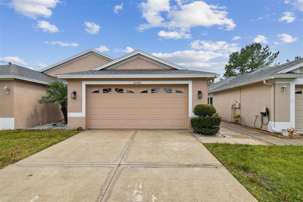 31451 SHAKER CIRCLE WESLEY CHAPEL, FL 33543