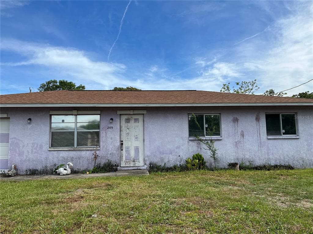 209 15TH STREET W
