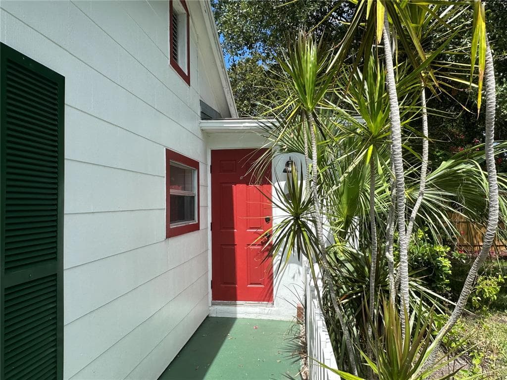 646 WOOD STREET UNIT B DUNEDIN, FL 34698