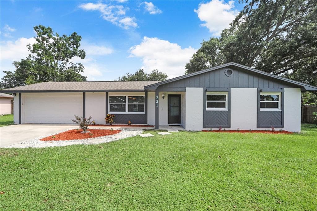 321 GREENWOODS LANE LAKELAND, FL 33813