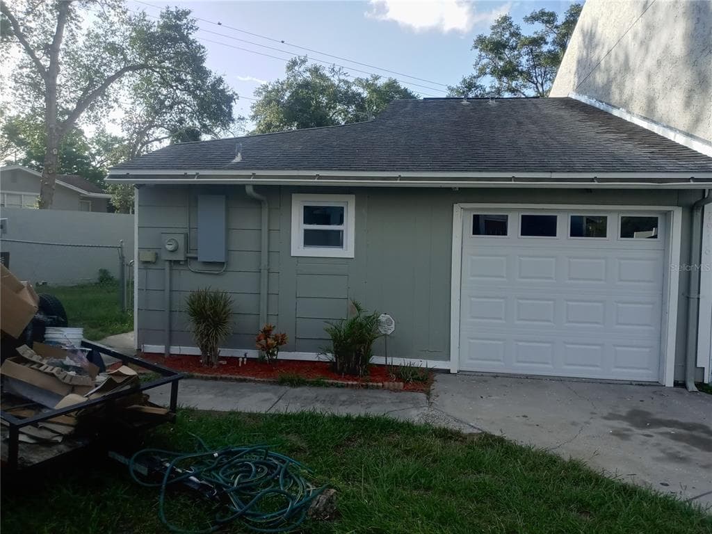2918 KELLY RIDGE LANE TAMPA, FL 33604