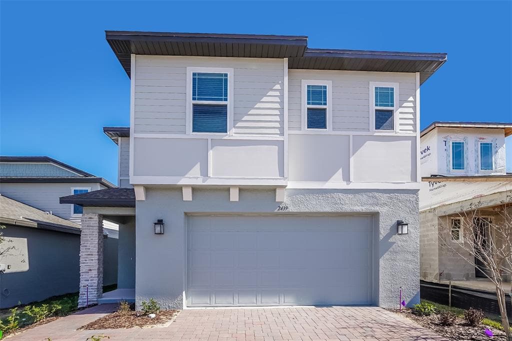 2439 GOLD DUST DRIVE MINNEOLA, FL 34715