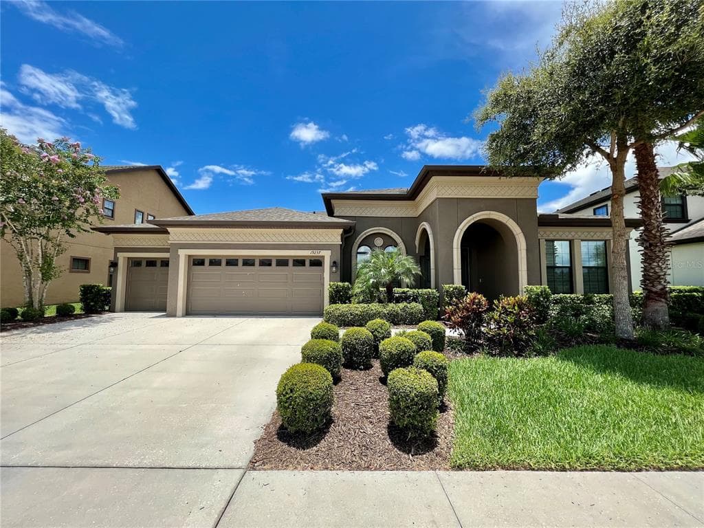 19237 FALCON CREST BOULEVARD LAND O LAKES, FL 34638