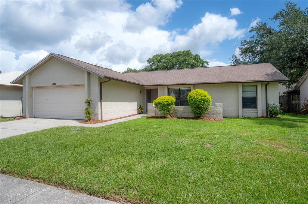 1906 BOW COURT VALRICO, FL 33594