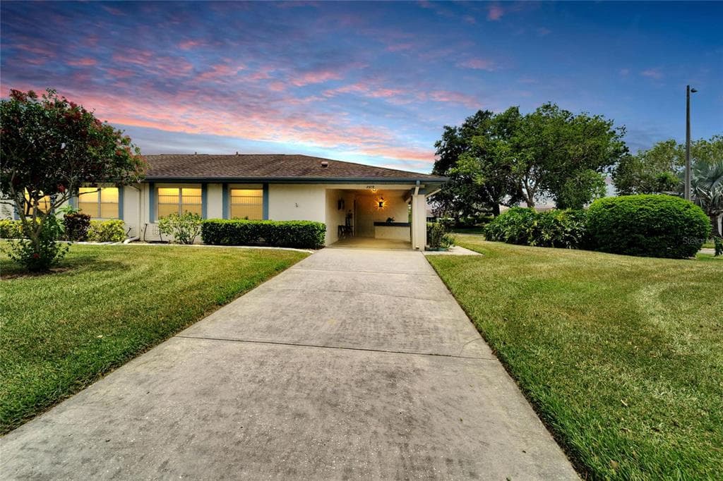 2010 HALMROCK PLACE UNIT 167 SUN CITY CENTER, FL 33573
