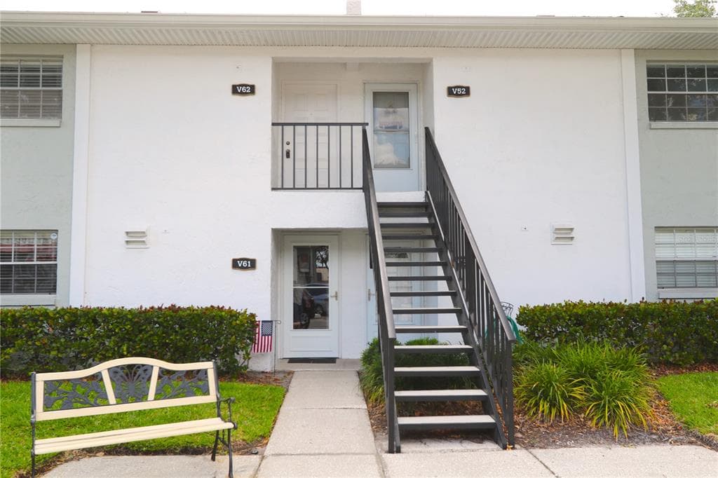 3806 N OAK DRIVE UNIT V62 TAMPA, FL 33611
