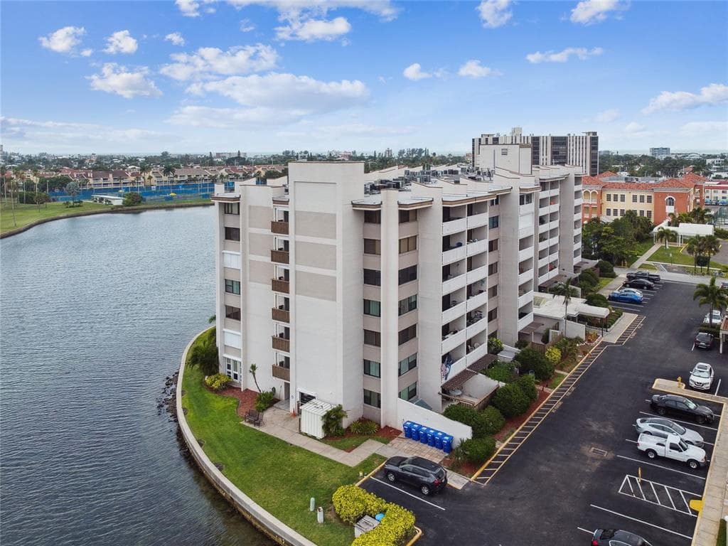 450 TREASURE ISLAND CAUSEWAY UNIT 104 TREASURE ISLAND, FL 33706