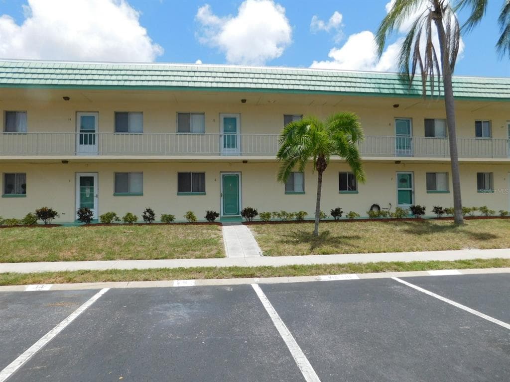 2001 GREENBRIAR BOULEVARD UNIT 15 CLEARWATER, FL 33763
