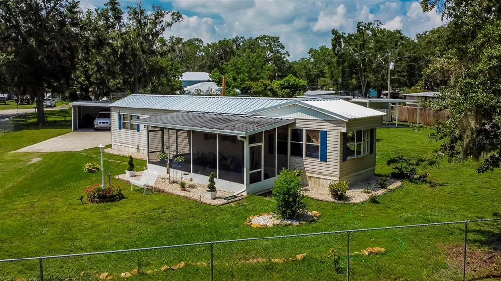4710 VILLAGE DRIVE LAKELAND, FL 33811