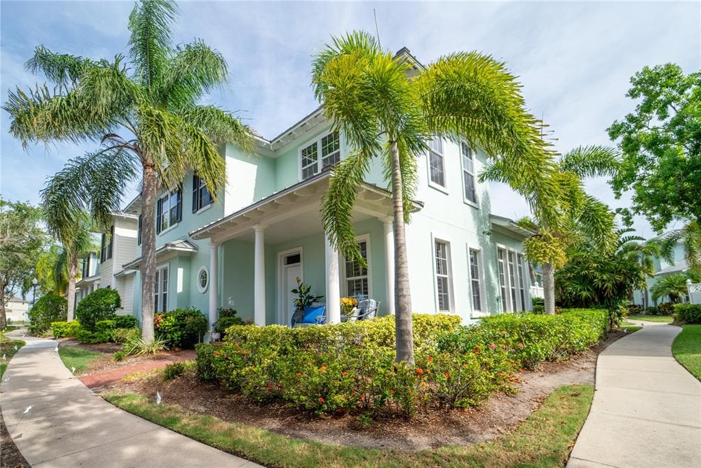 5401 CAFREY PLACE APOLLO BEACH, FL 33572