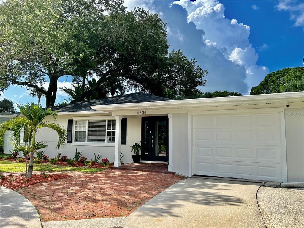4704 W LEONA STREET TAMPA, FL 33629