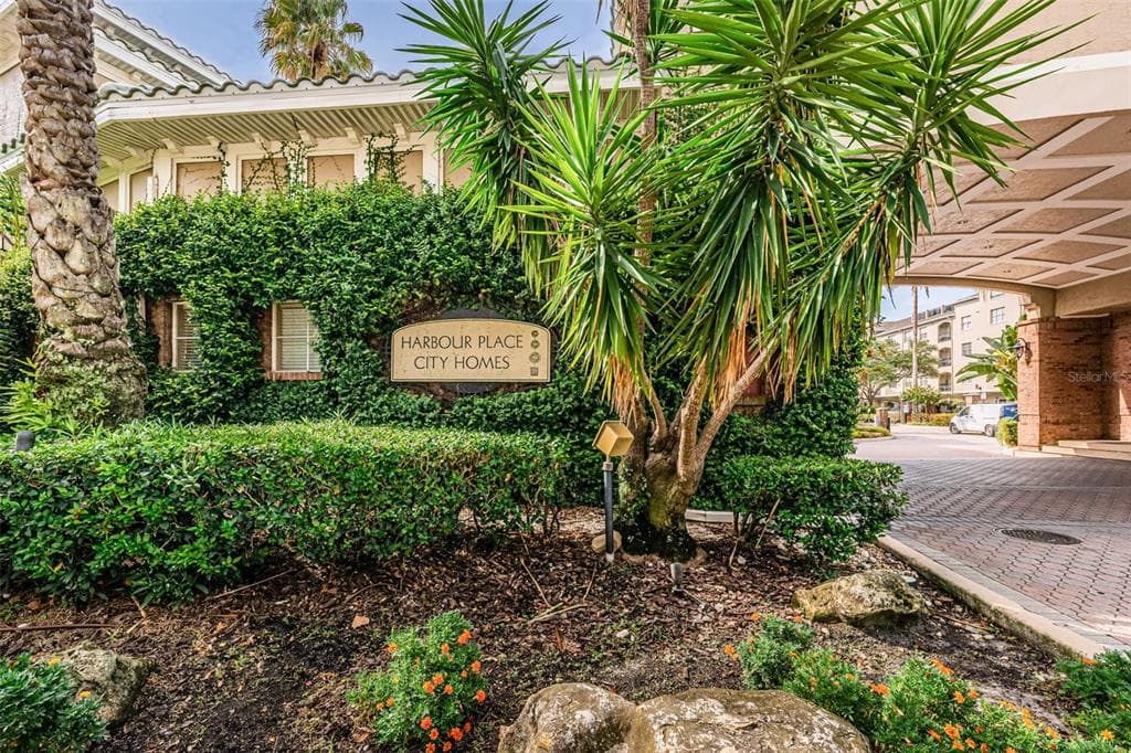 501 KNIGHTS RUN AVENUE UNIT 1205 TAMPA, FL 33602