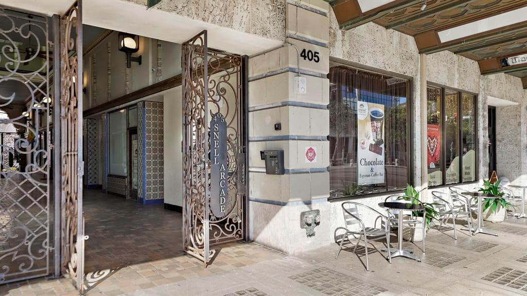 405 CENTRAL AVENUE UNIT 200 ST PETERSBURG, FL 33701
