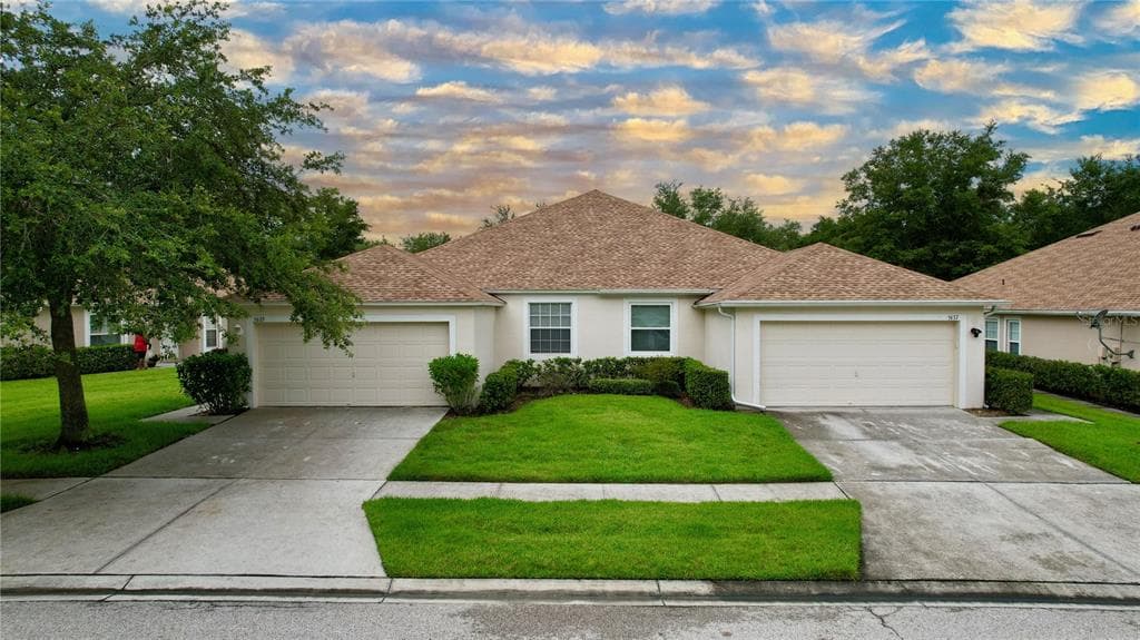 5637 AUTUMN SHIRE DRIVE ZEPHYRHILLS, FL 33541