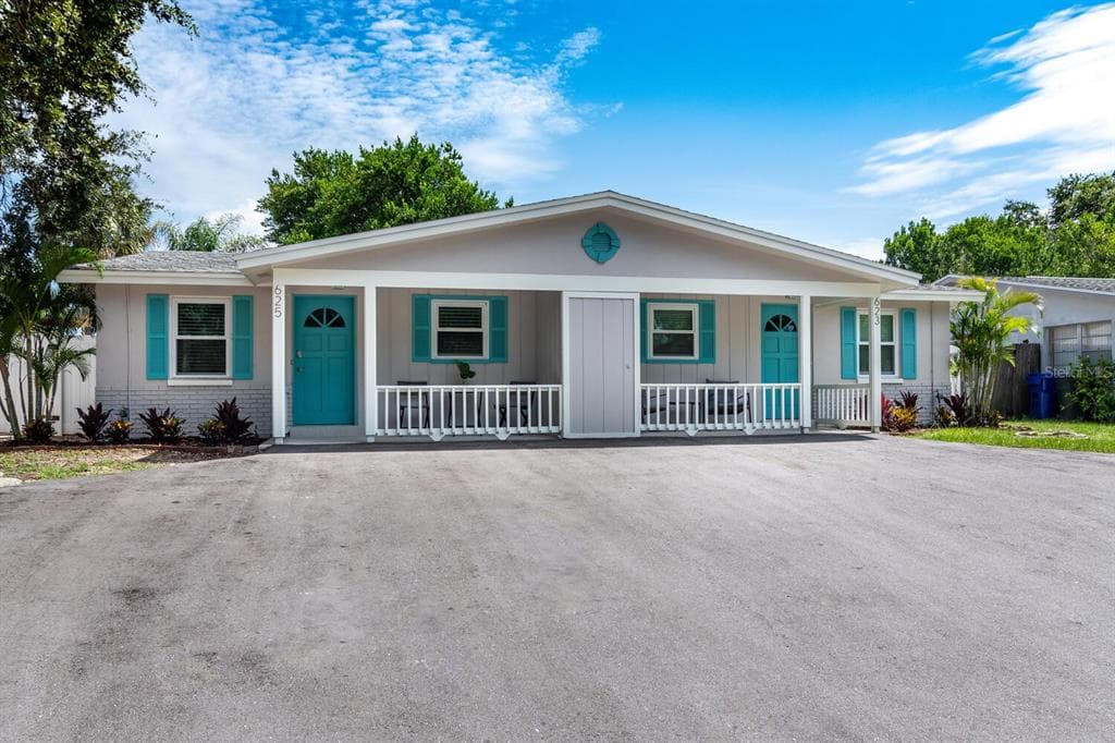 623 LYNDHURST STREET DUNEDIN, FL 34698