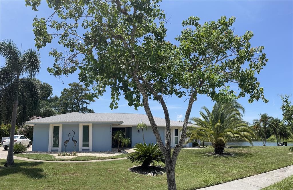 1014 BEAVER DRIVE TARPON SPRINGS, FL 34689