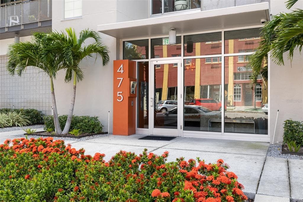 475 2ND STREET N UNIT 203 ST PETERSBURG, FL 33701