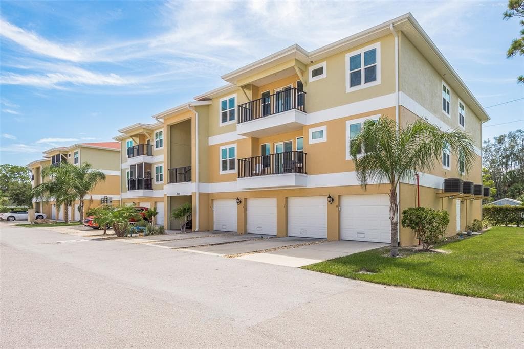 6421 BANYAN BOULEVARD UNIT 204 NEW PORT RICHEY, FL 34652