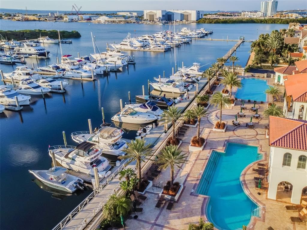 5723 YEATS MANOR DRIVE UNIT 2-201 TAMPA, FL 33616