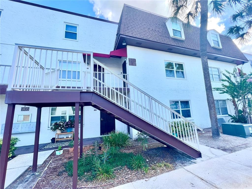 9105 TUDOR DRIVE UNIT F105 TAMPA, FL 33615