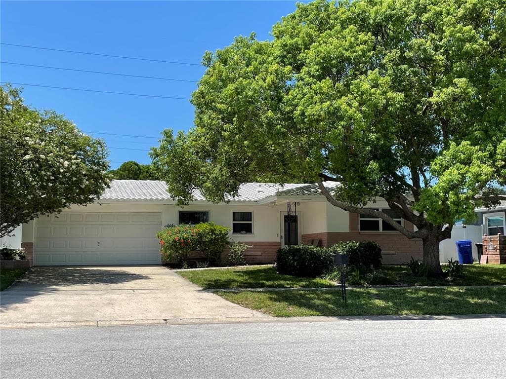 923 SANTA MONICA DRIVE DUNEDIN, FL 34698