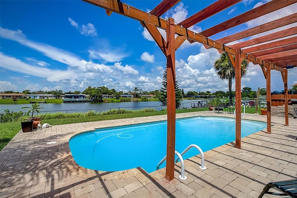 9640 LAKE CHRISTINA LANE PORT RICHEY, FL 34668