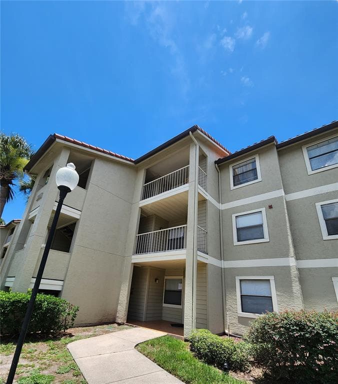 3016 PARKWAY BOULEVARD UNIT 207 KISSIMMEE, FL 34747